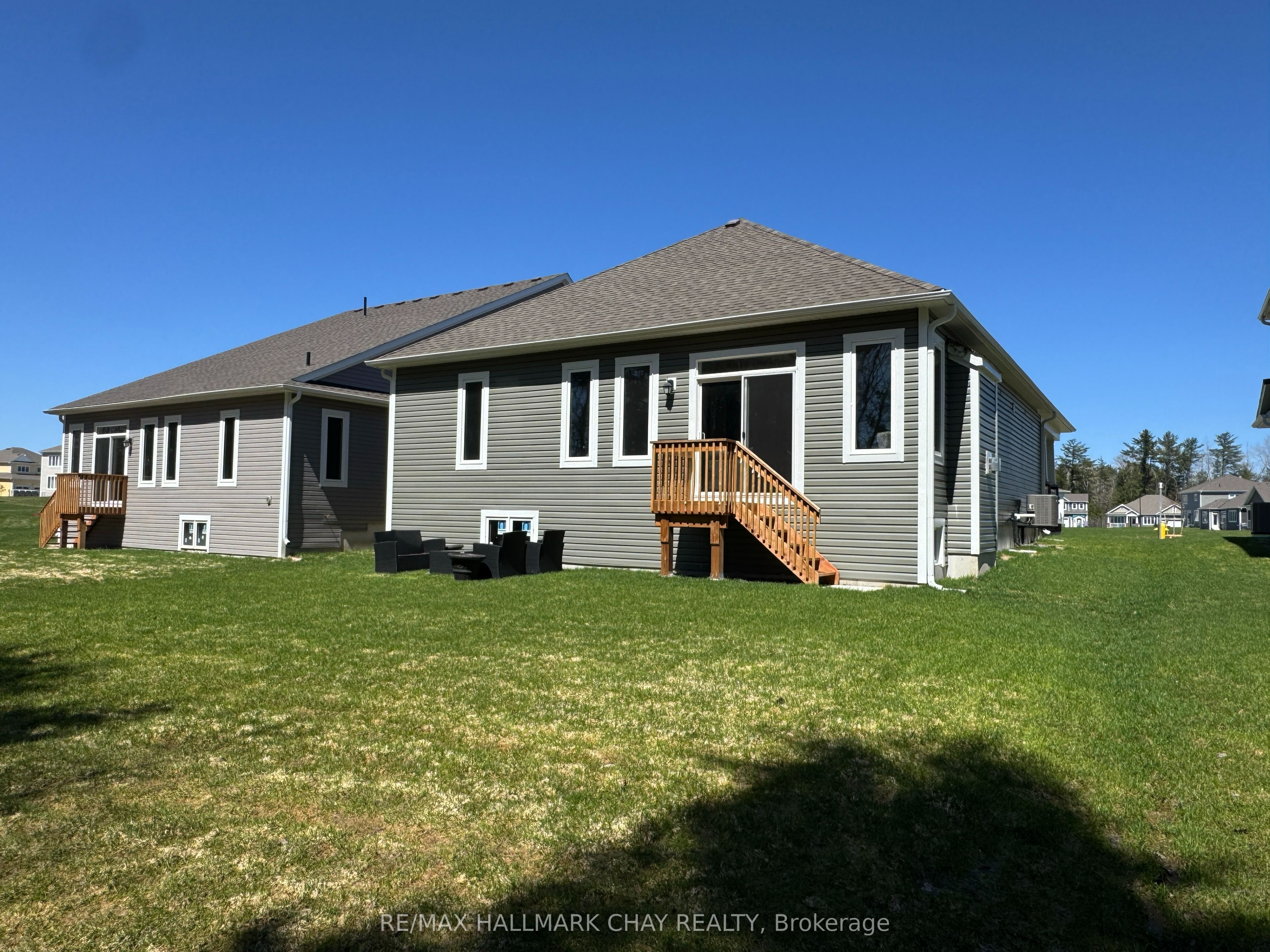 12 Dyer Crescent Property Photo 39