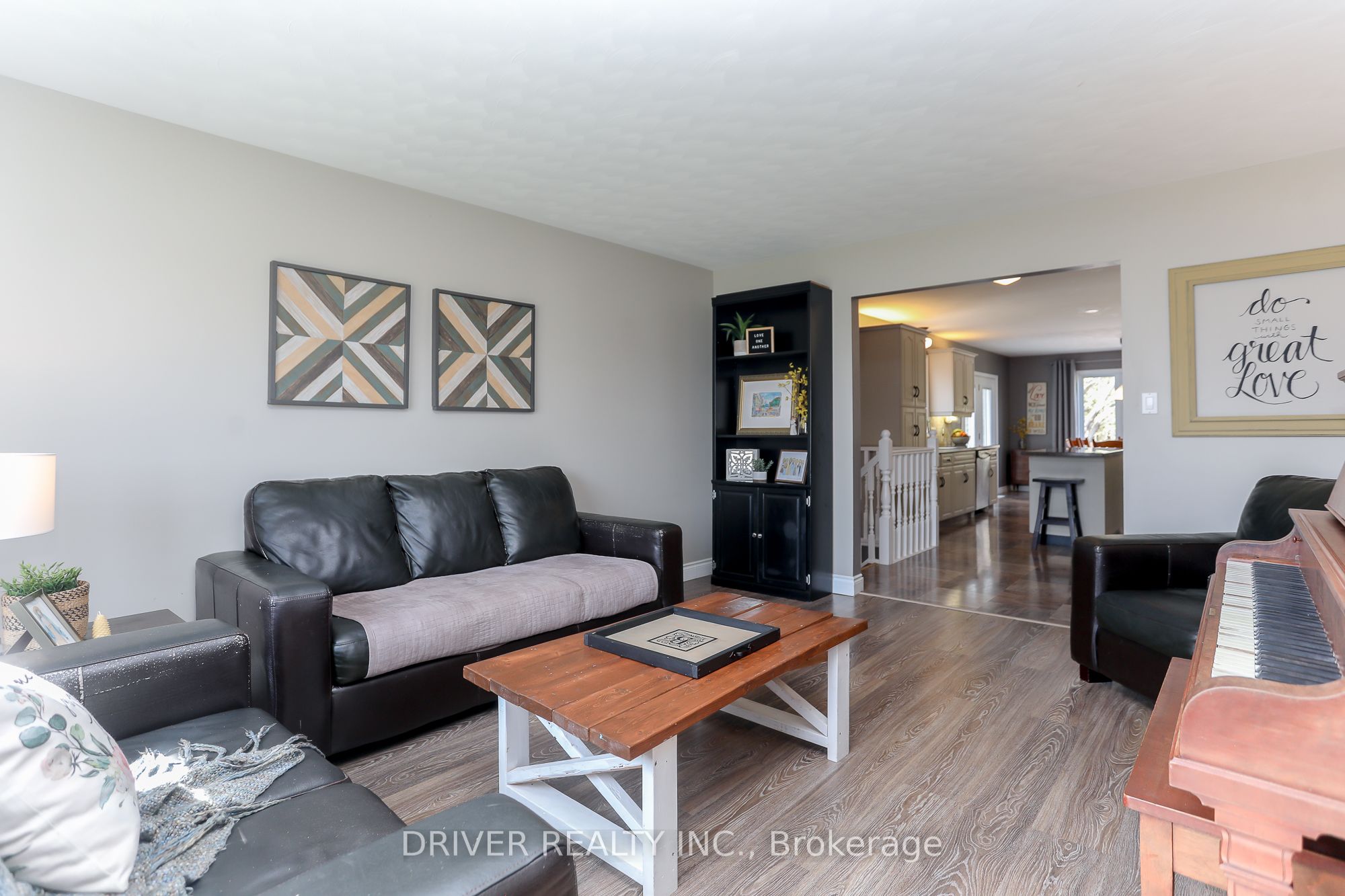 49988 Dingle Street Property Photo 8