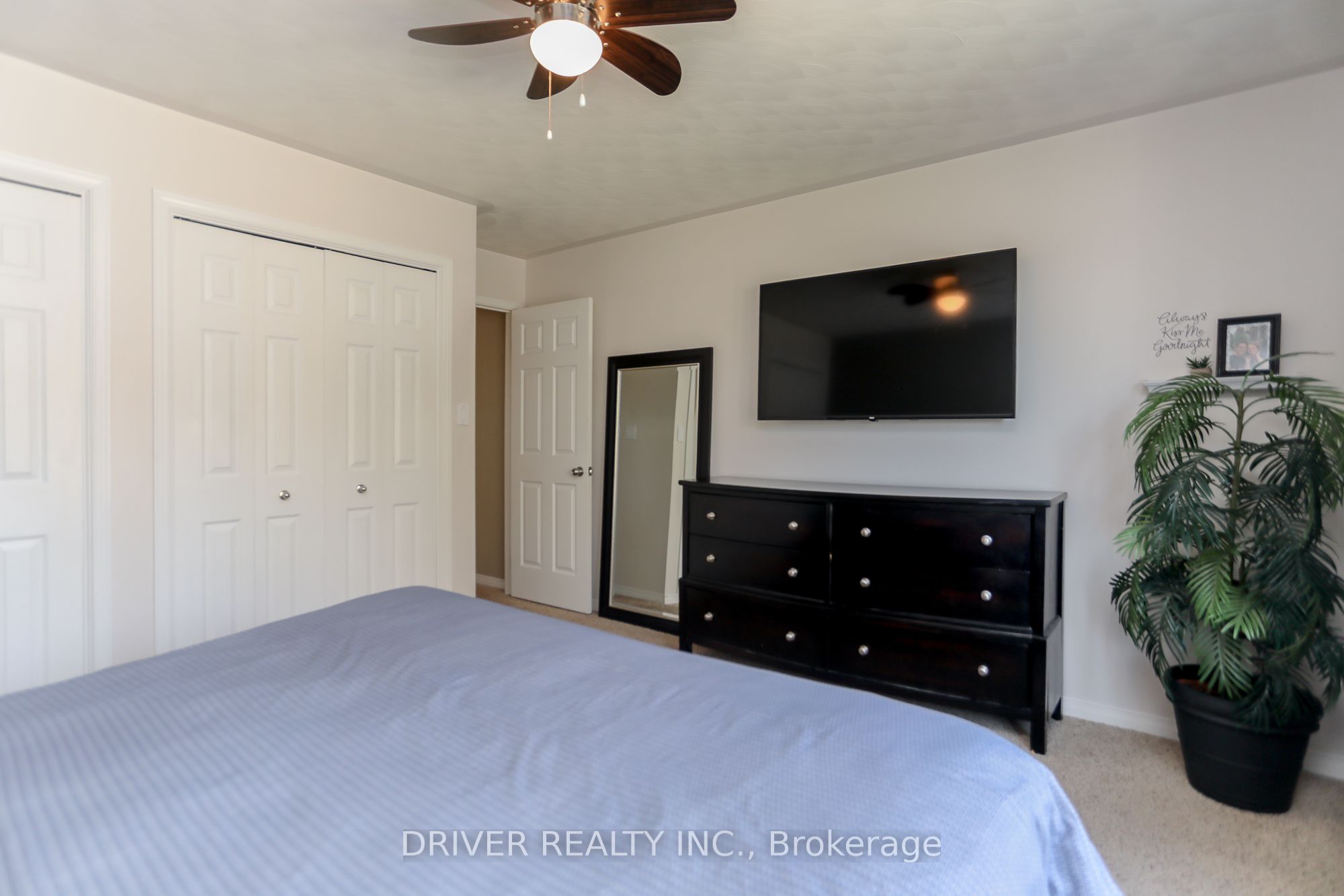 49988 Dingle Street Property Photo 13