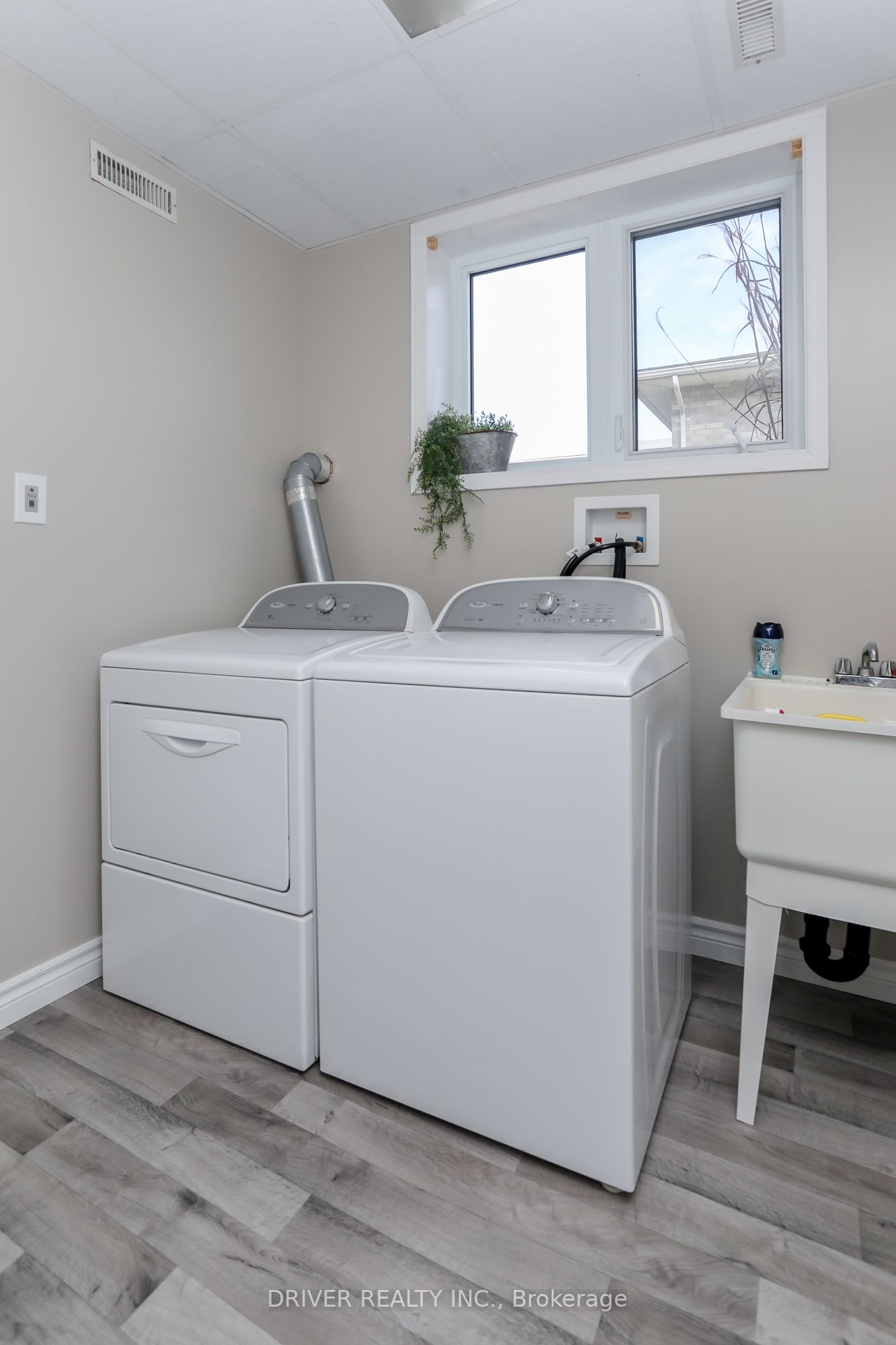 49988 Dingle Street Property Photo 21