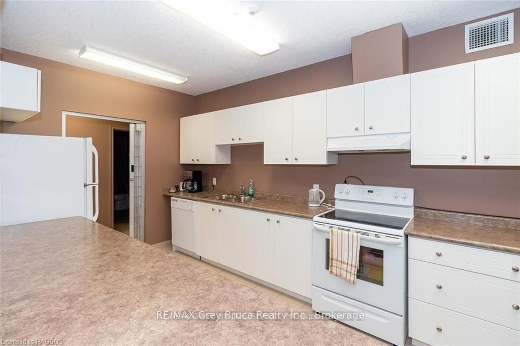 #104 - 1050 1st Avenue Property Photo 28