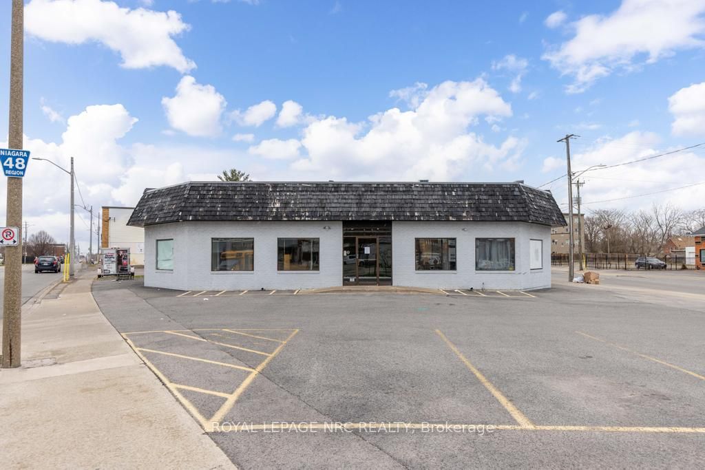11 Queenston Street Property Photo 1