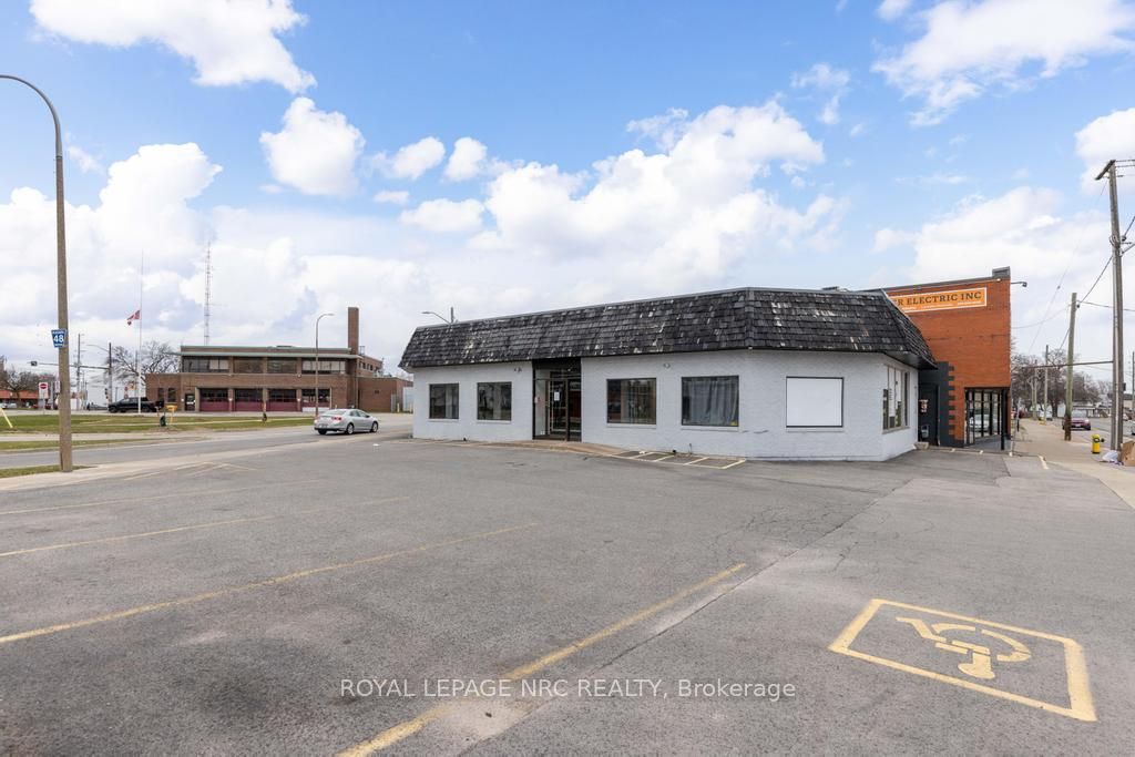 11 Queenston Street Property Photo 2