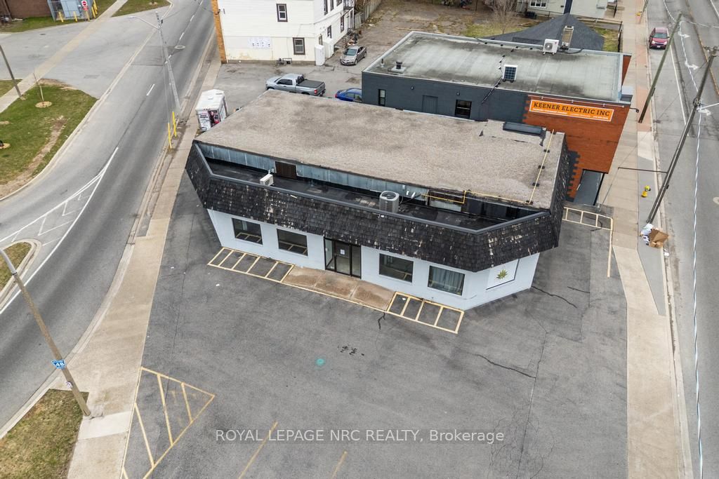 11 Queenston Street Property Photo 3