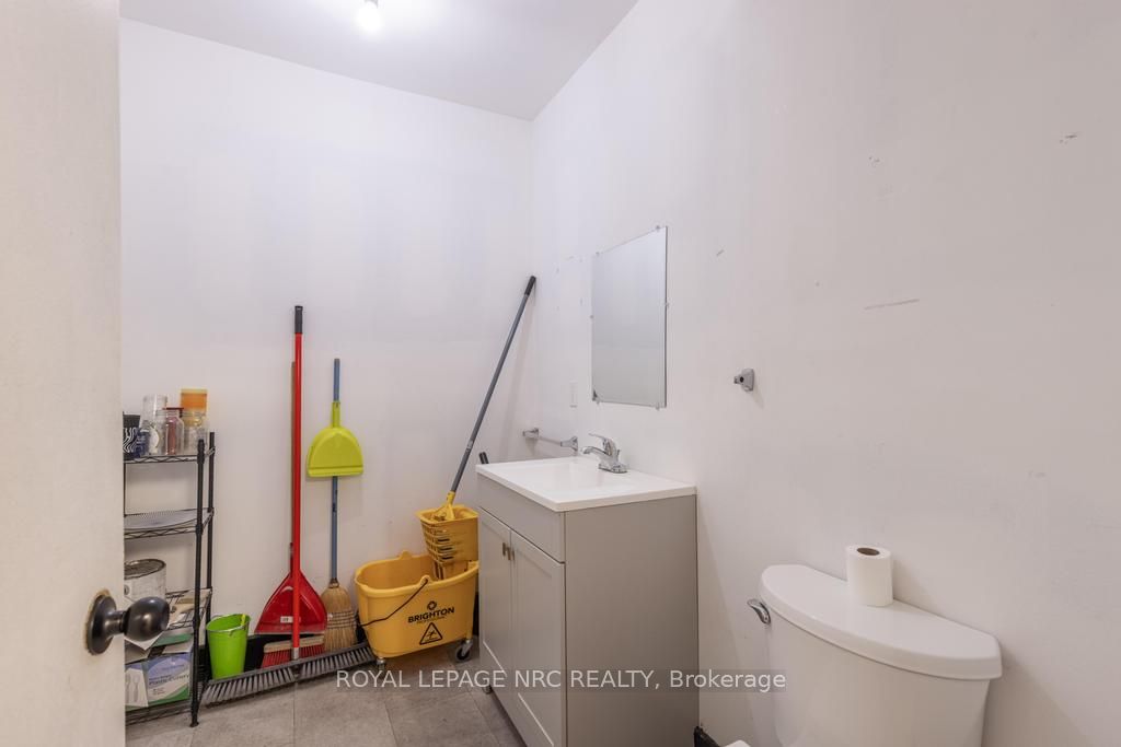 11 Queenston Street Property Photo 12