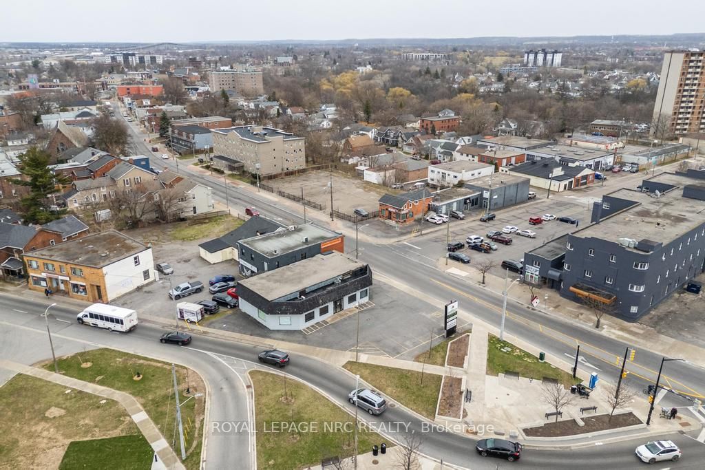 11 Queenston Street Property Photo 14