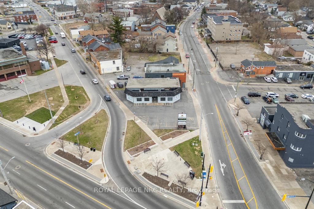 11 Queenston Street Property Photo 15