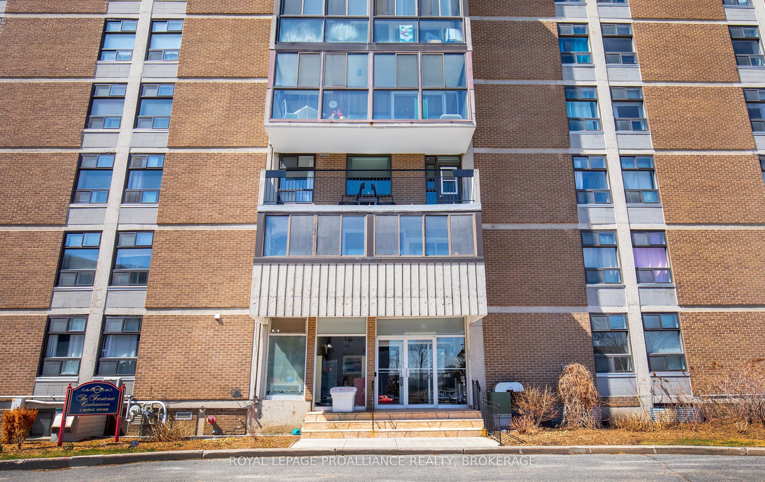 #204 - 2 Mowat Avenue Property Photo