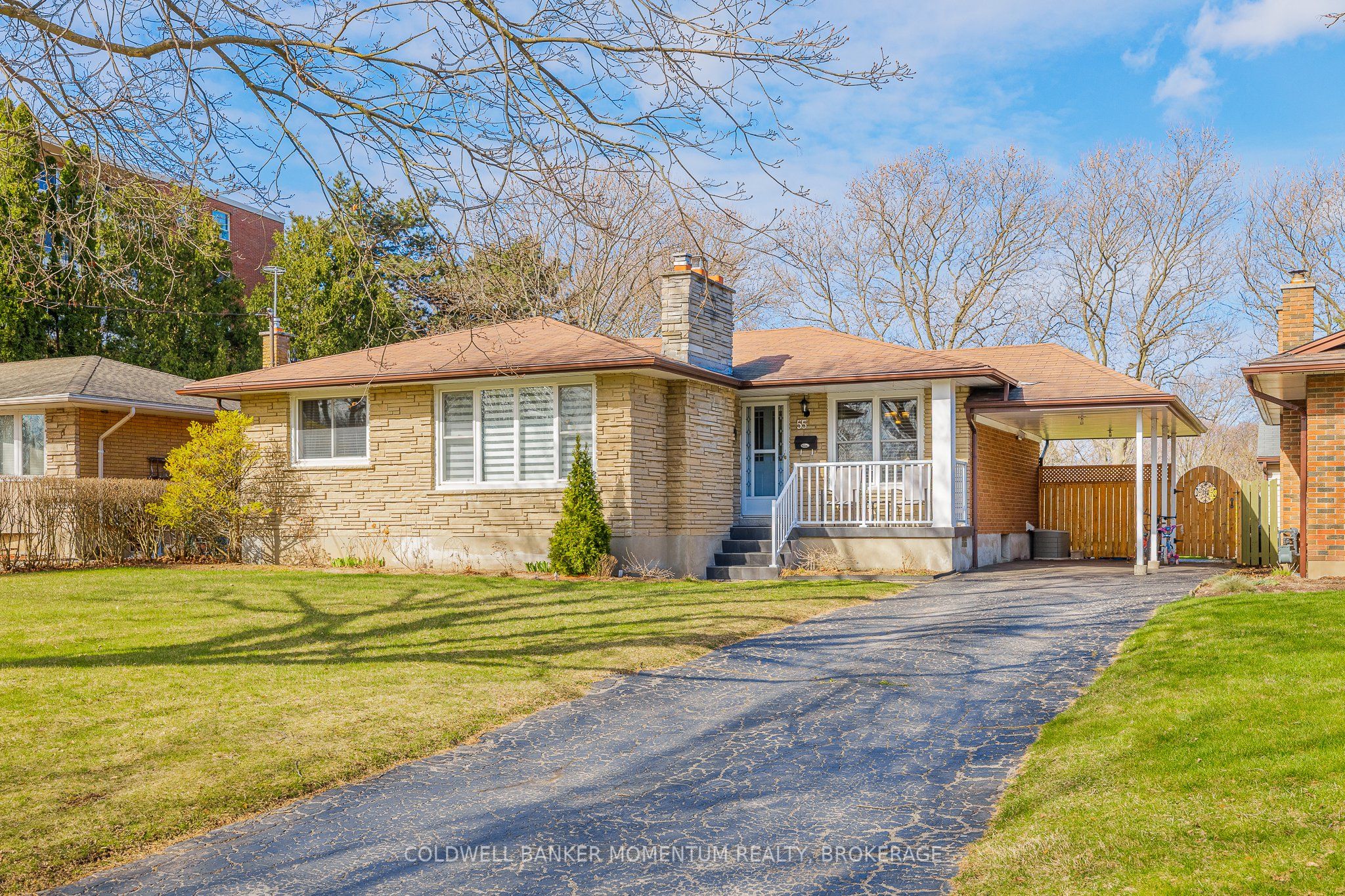 55 Leaside Drive Property Photo 1