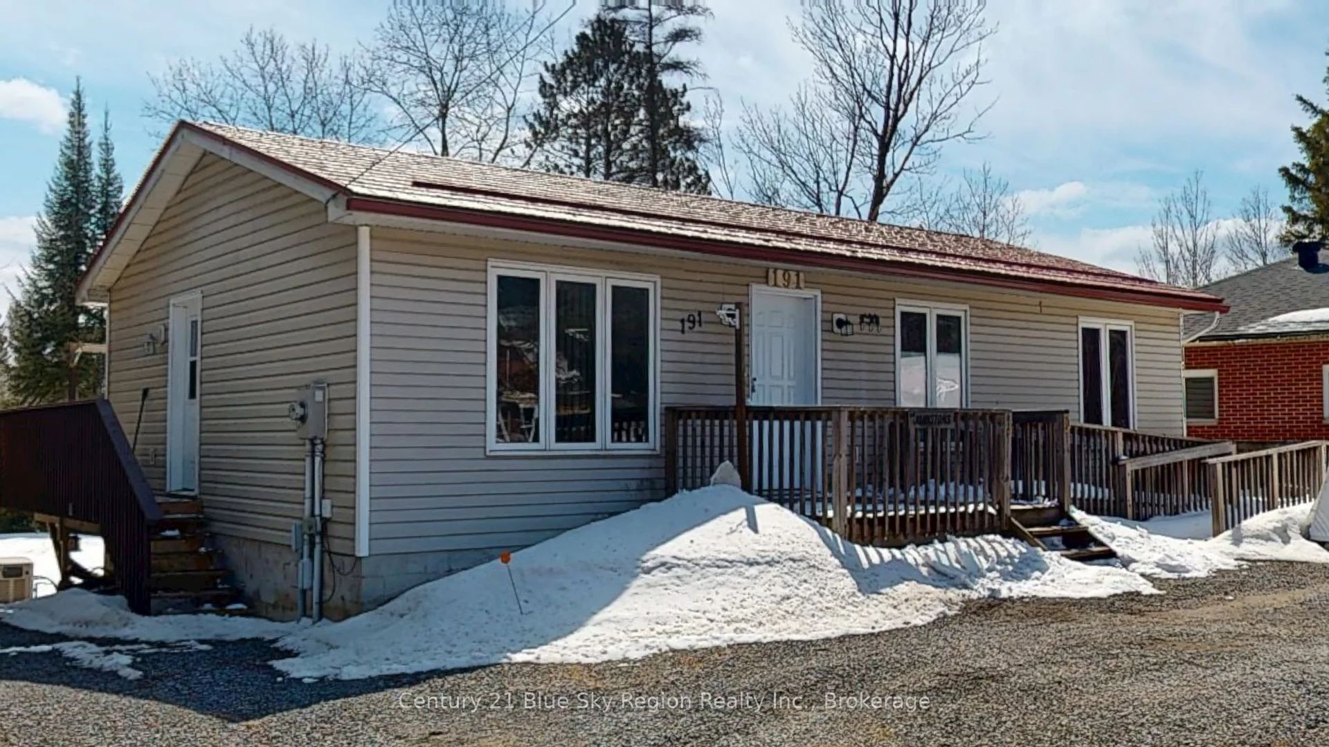 191 Main Street Property Photo