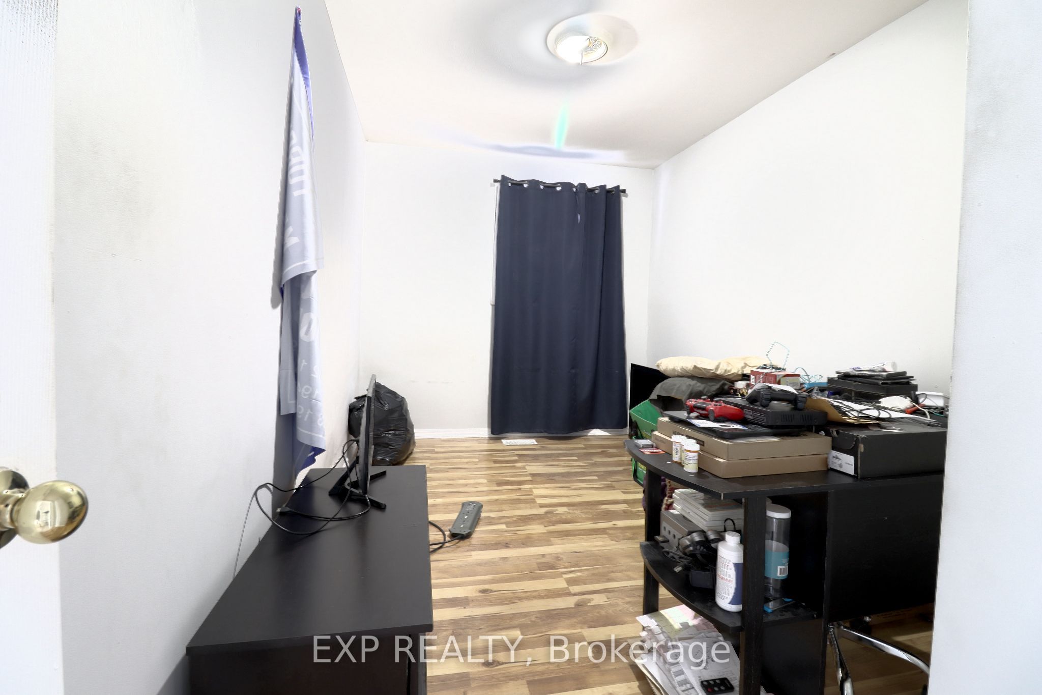 53 Main Street E Property Photo 4