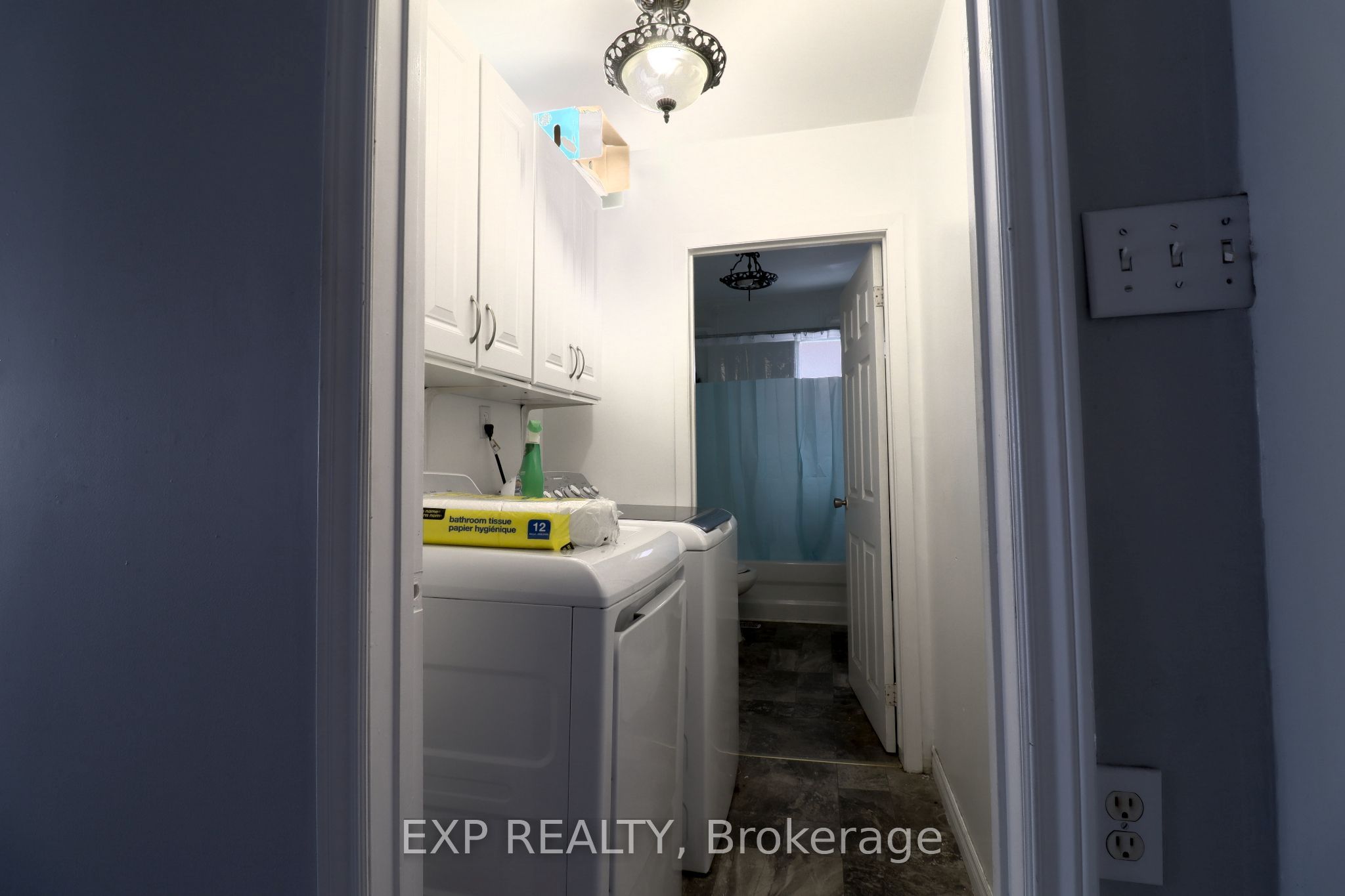 53 Main Street E Property Photo 7