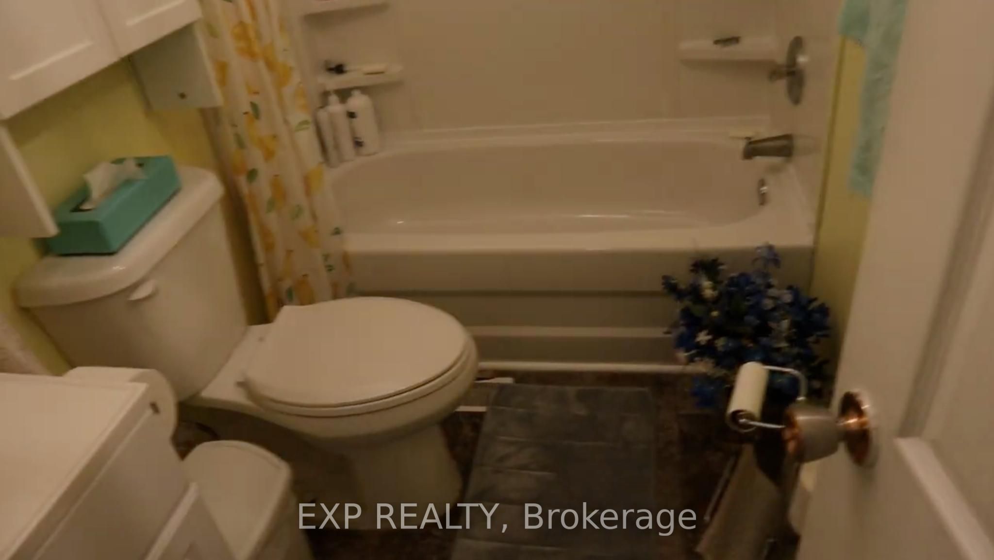 53 Main Street E Property Photo 16