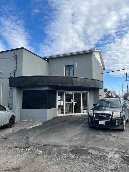 561 St Lawrence Street Property Photo