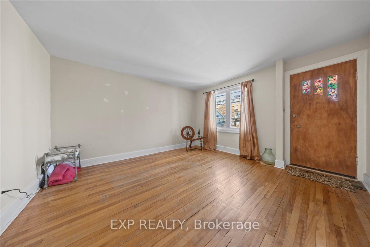 146 Laval Street Property Photo 3