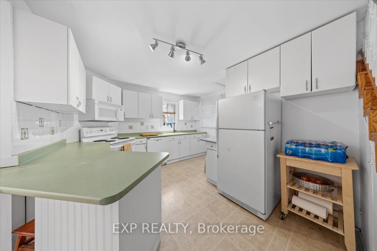 146 Laval Street Property Photo 7