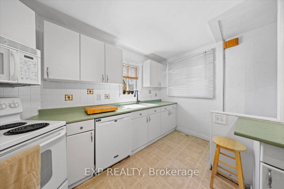 146 Laval Street Property Photo 8