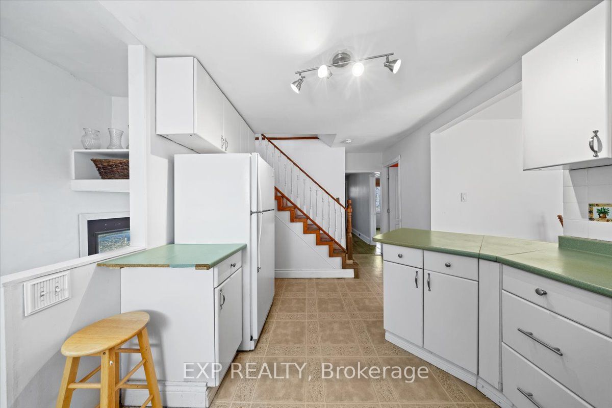 146 Laval Street Property Photo 10