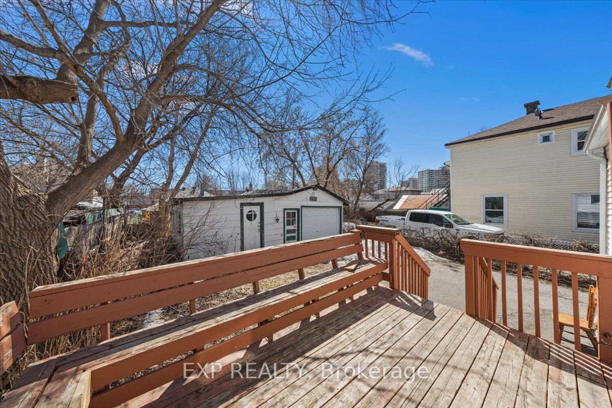 146 Laval Street Property Photo 32