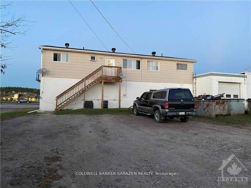 560 Stewart Street Property Photo 3