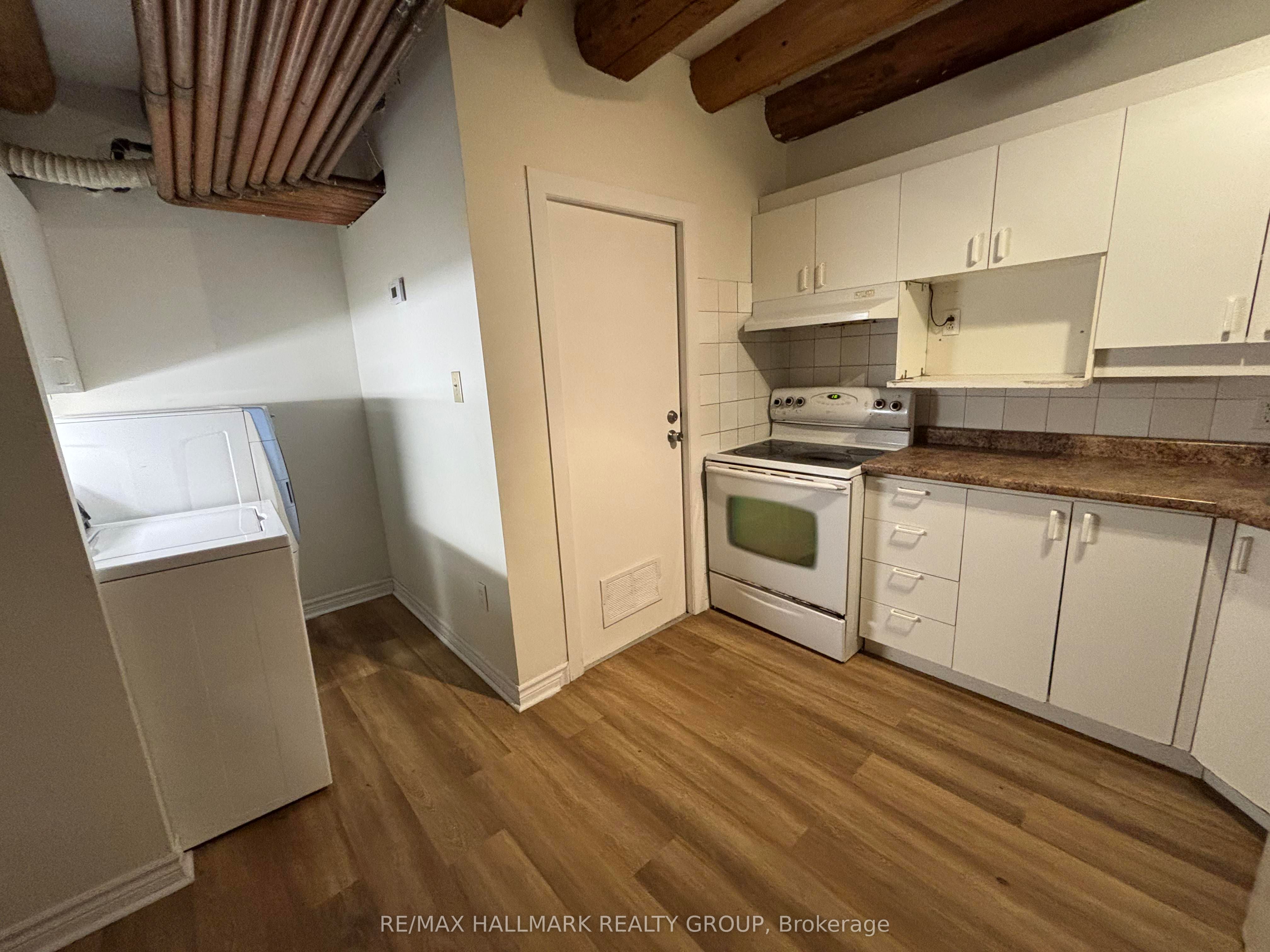 149 Daly Avenue B Property Photo 8