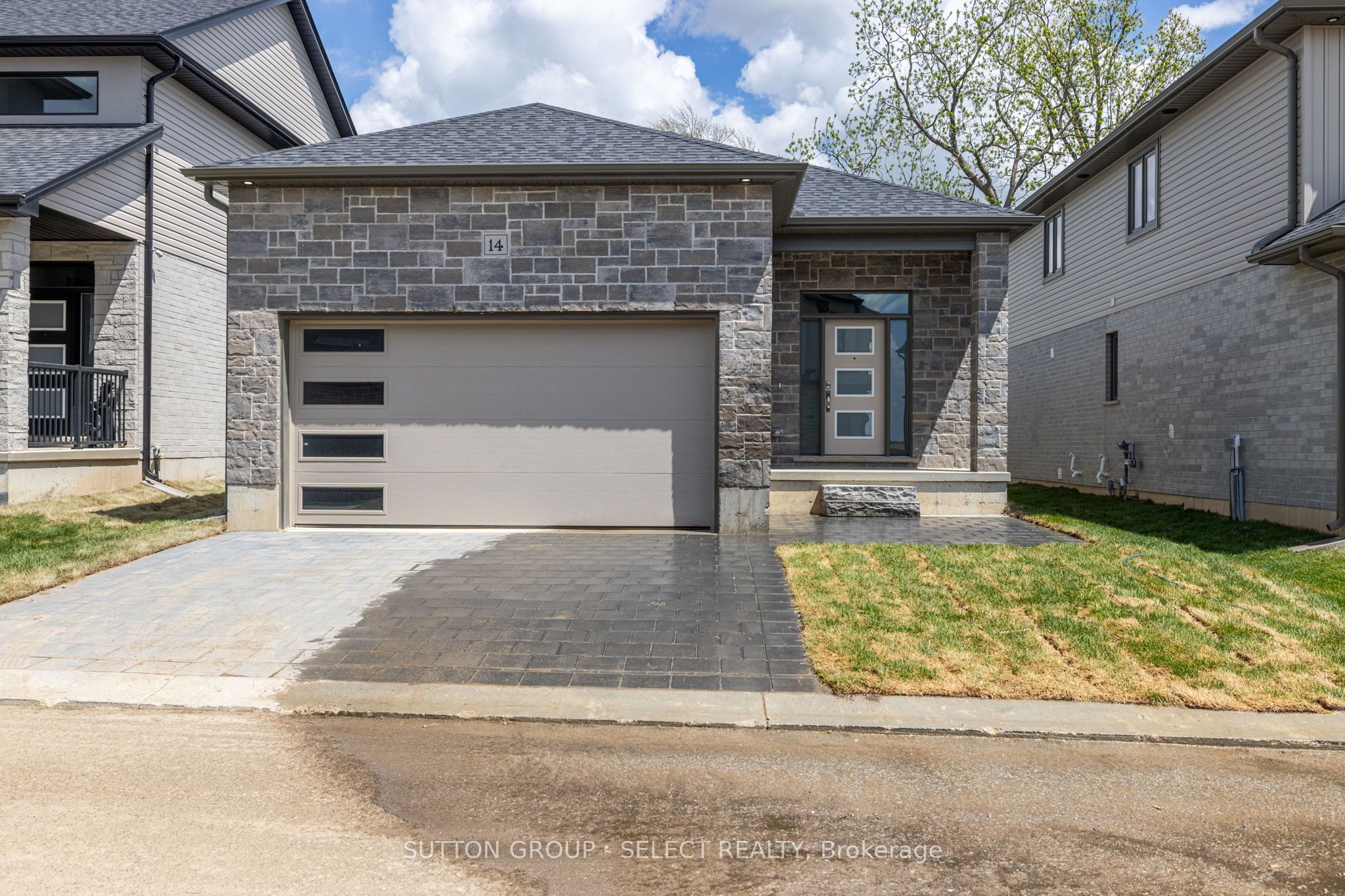 #14 - 7966 Fallon Drive Property Photo 1