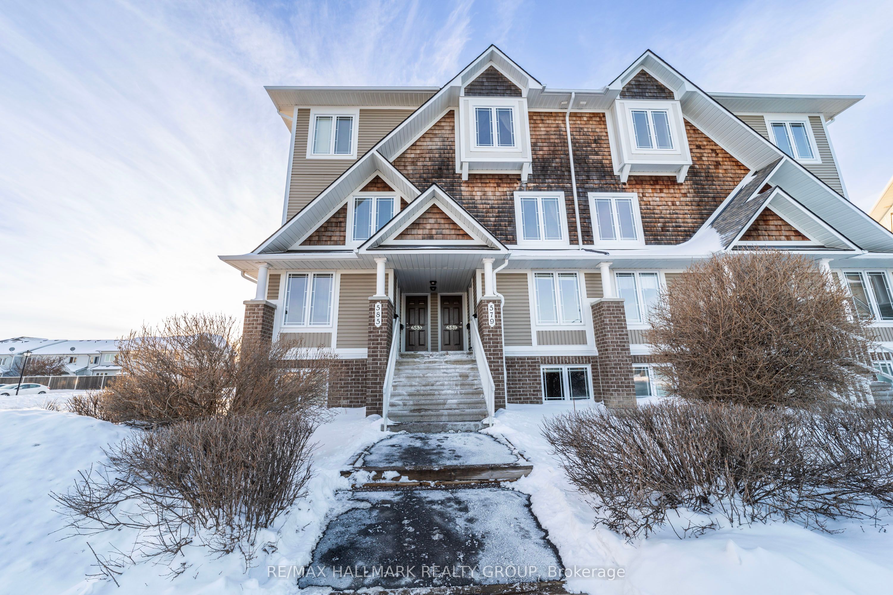 579 Lakeridge Drive Property Photo