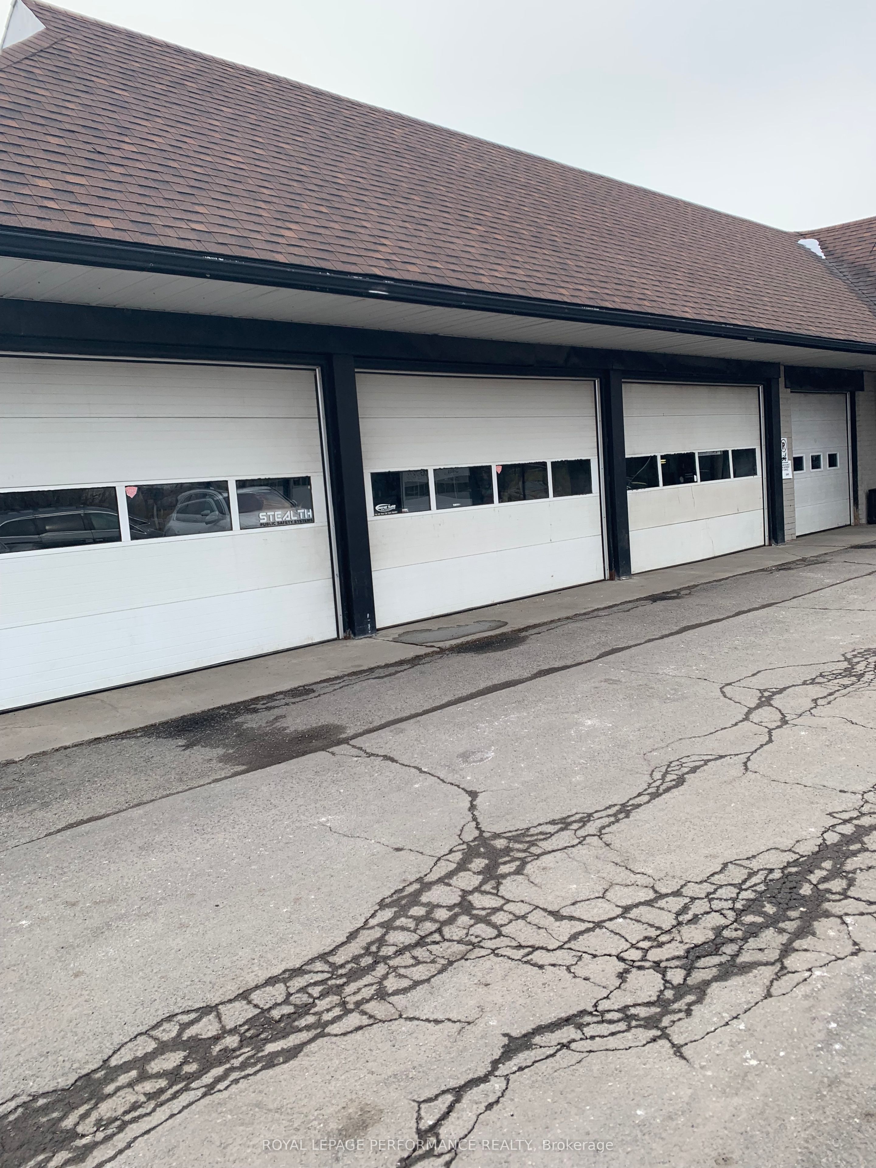 #unit 1 - 1375 Johnston Road Property Photo 3