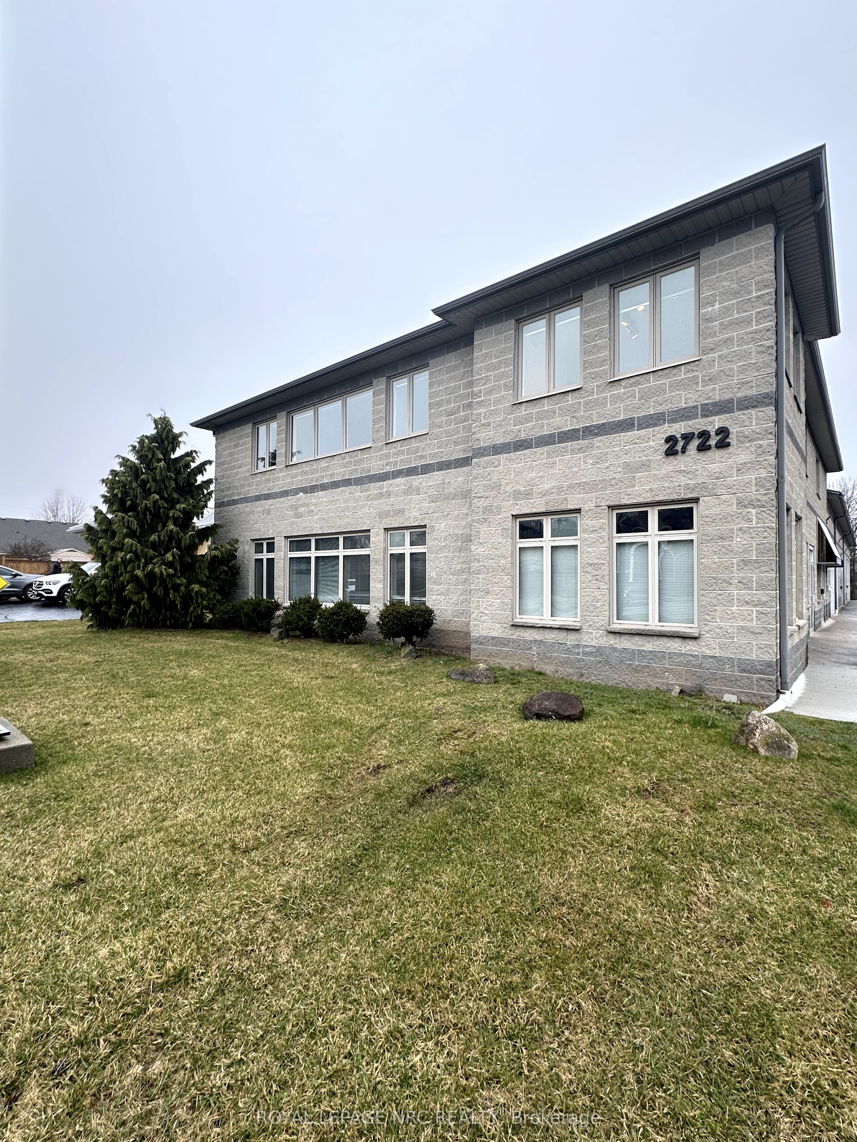 2722 St Paul Ave Property Photo 1