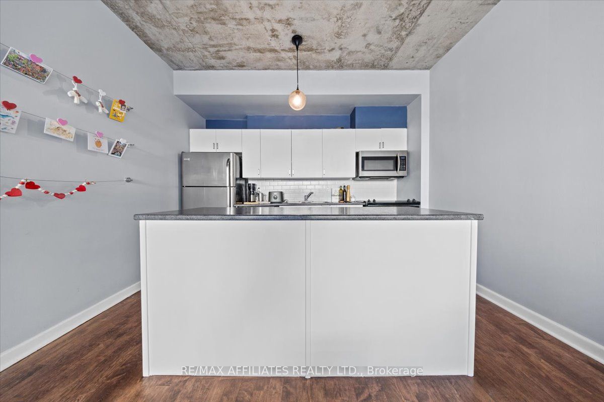 180 York Street 201 Property Photo 2