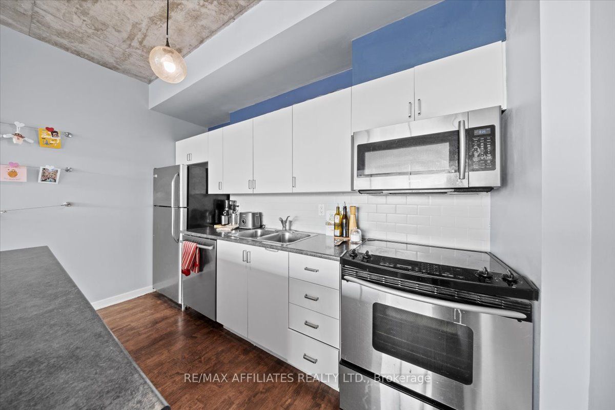 180 York Street 201 Property Photo 5