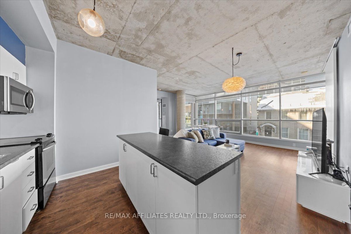 180 York Street 201 Property Photo 6