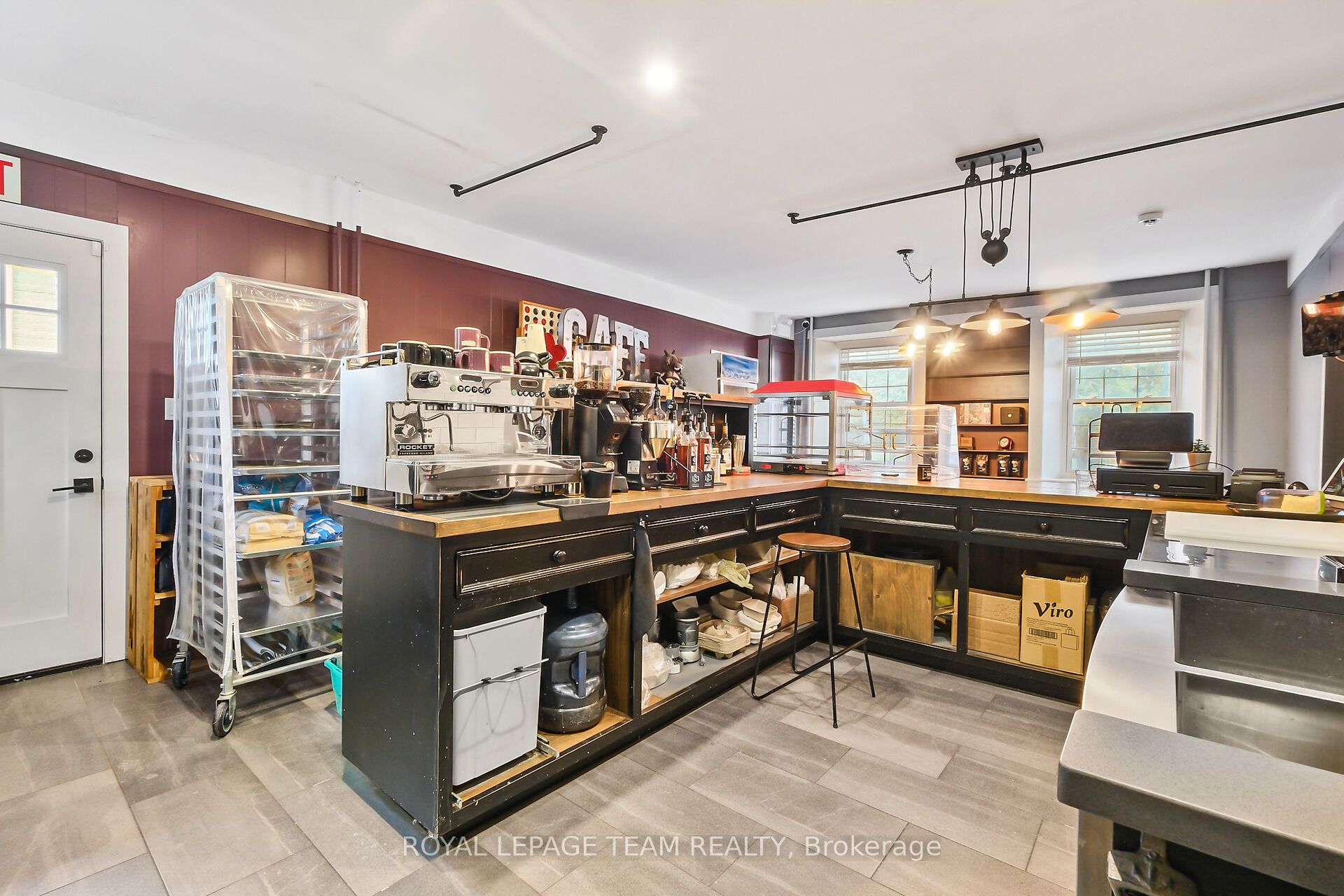 5 Spencer St Property Photo 11
