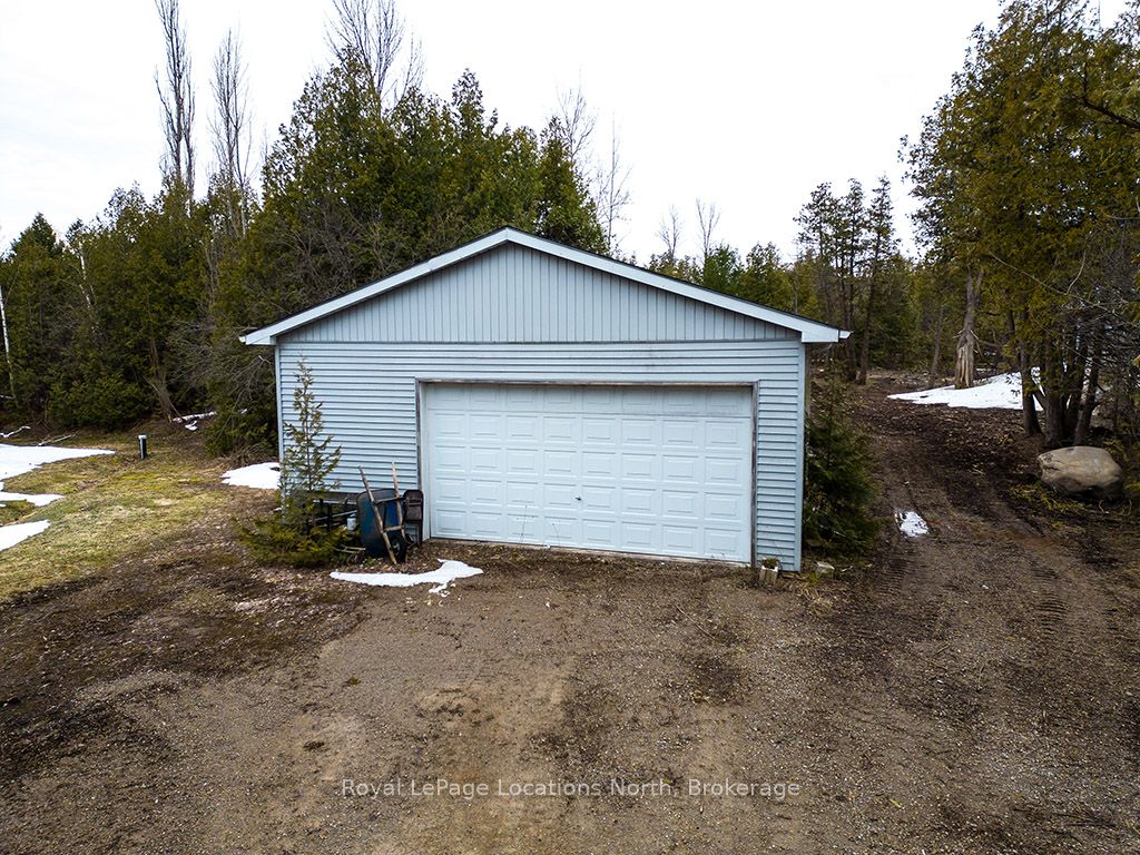 237 Lake Shore Rd Property Photo 5