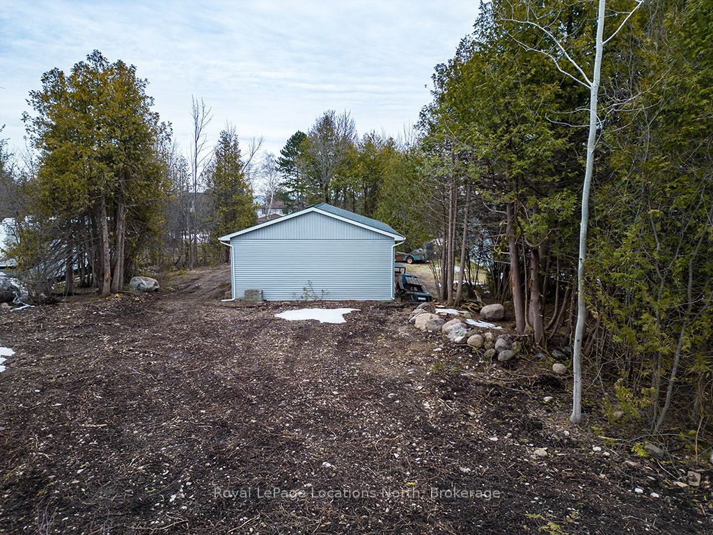 237 Lake Shore Rd Property Photo 8
