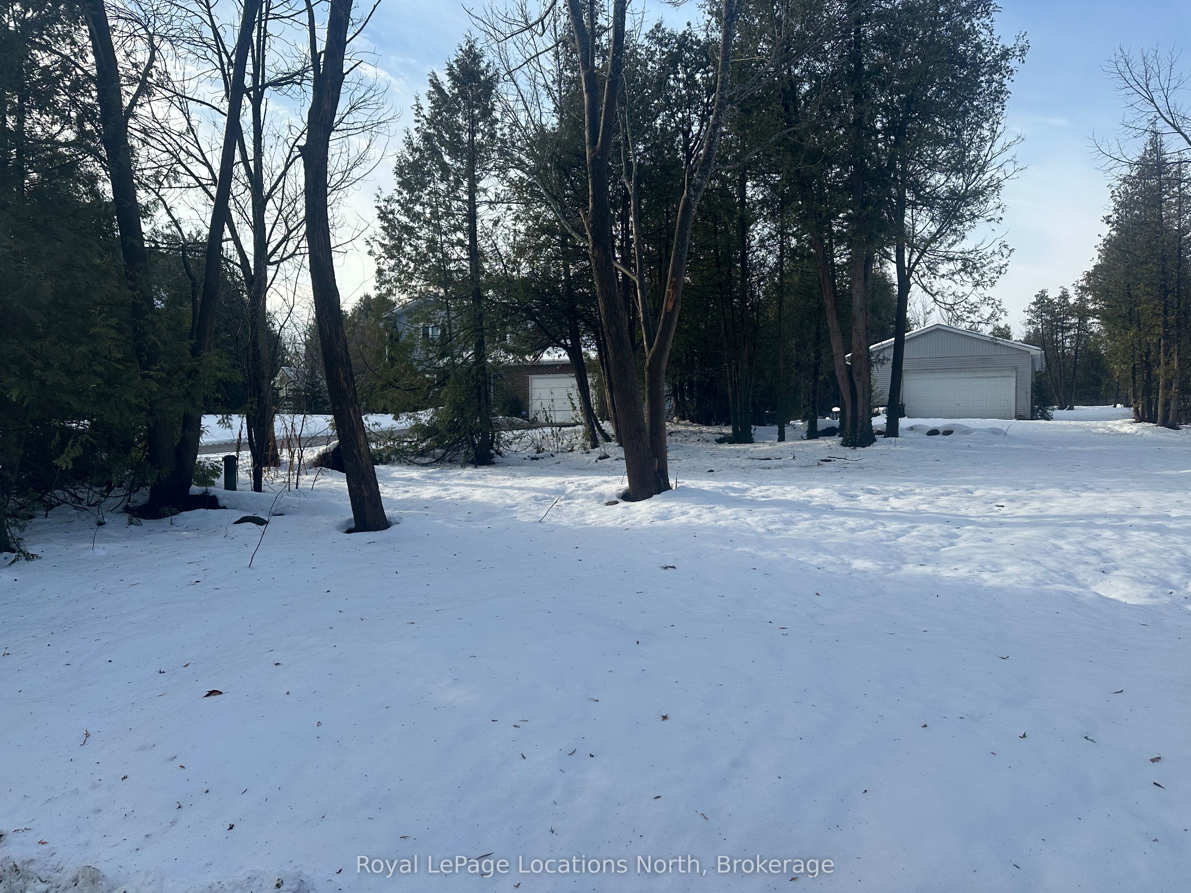 237 Lake Shore Rd Property Photo 11