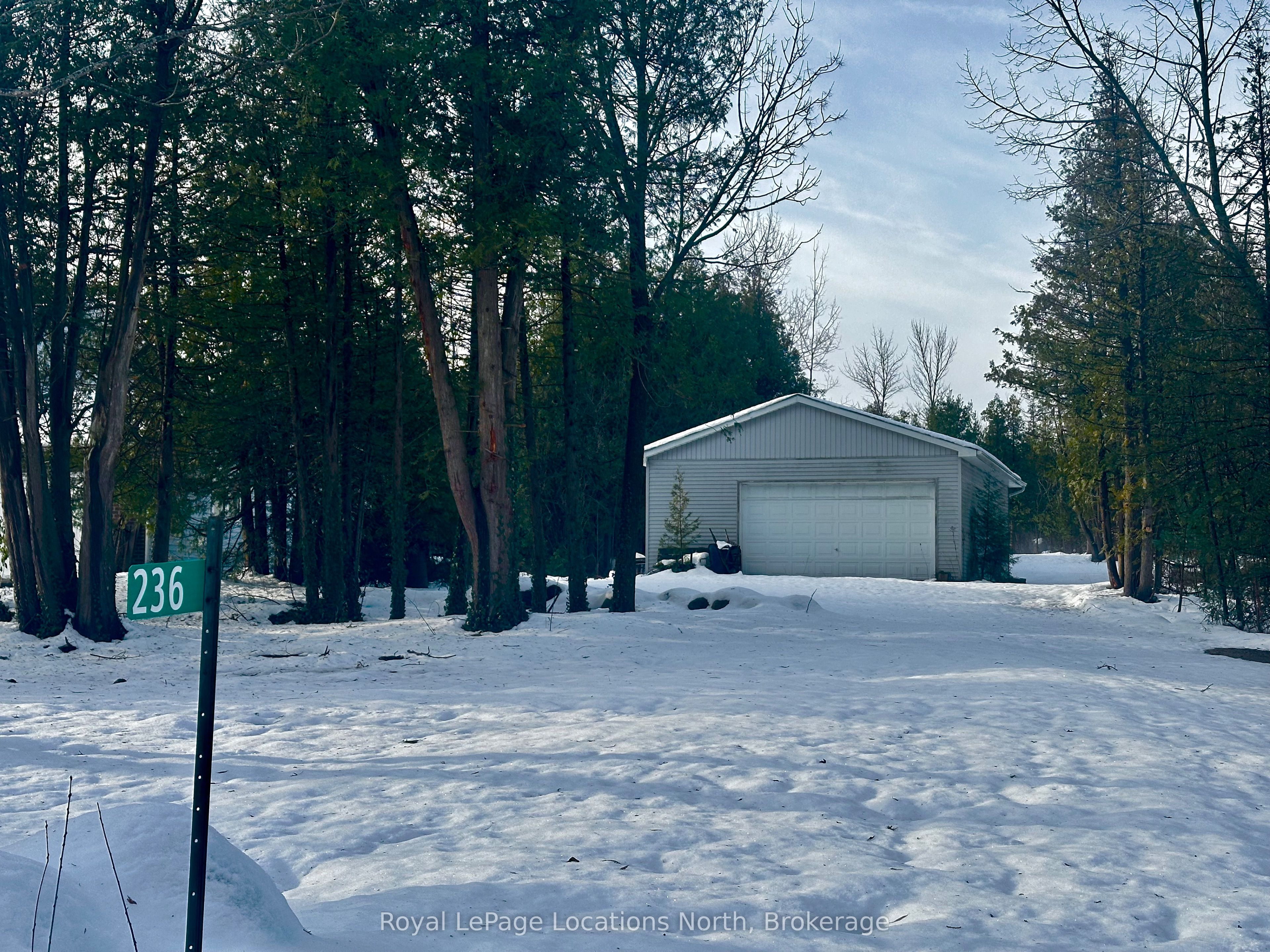 237 Lake Shore Rd Property Photo 12