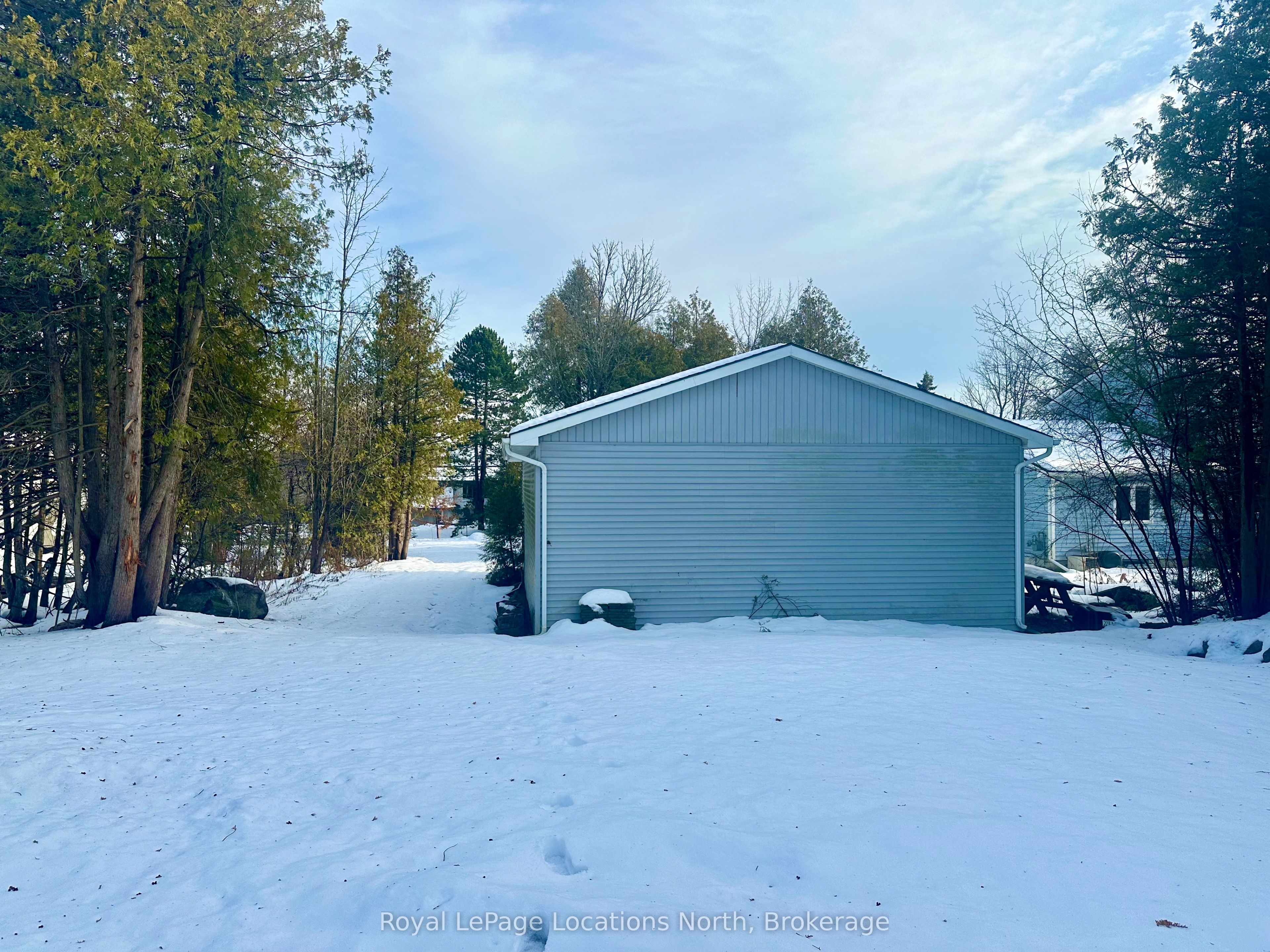 237 Lake Shore Rd Property Photo 15