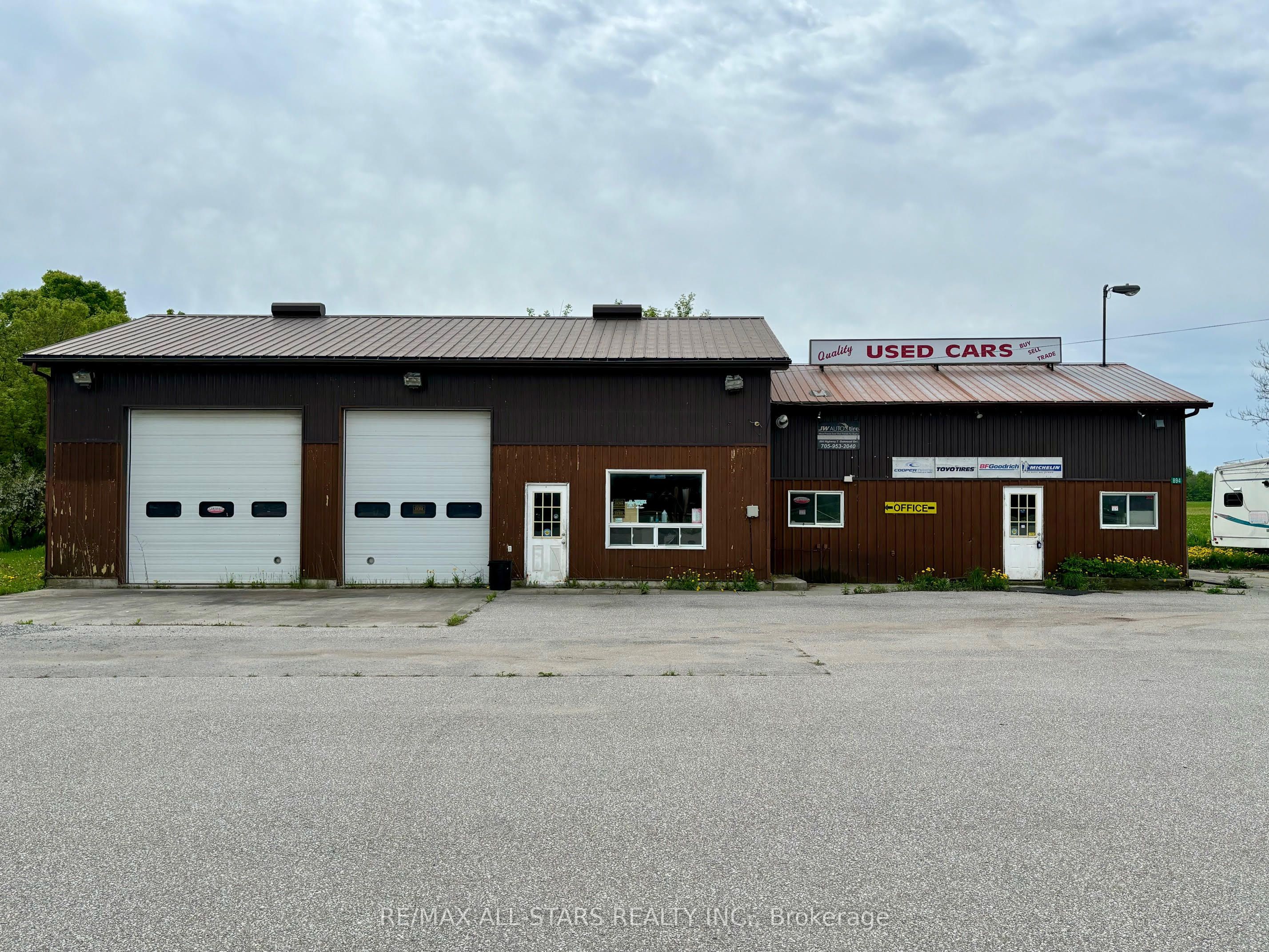 894 Hwy 7 Property Photo