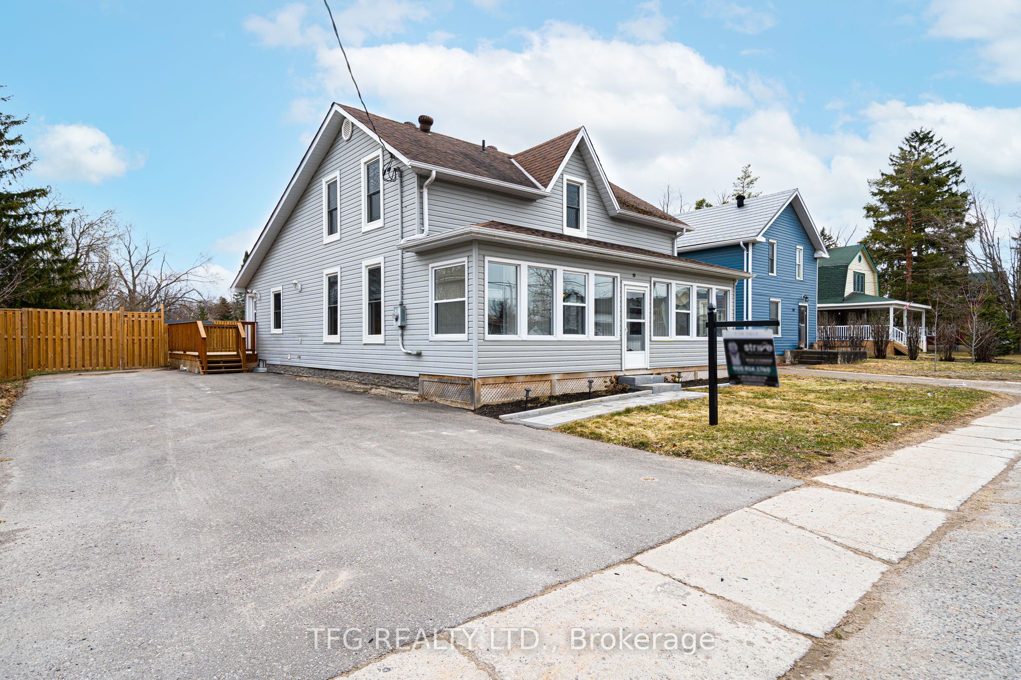 80 King Street Property Photo