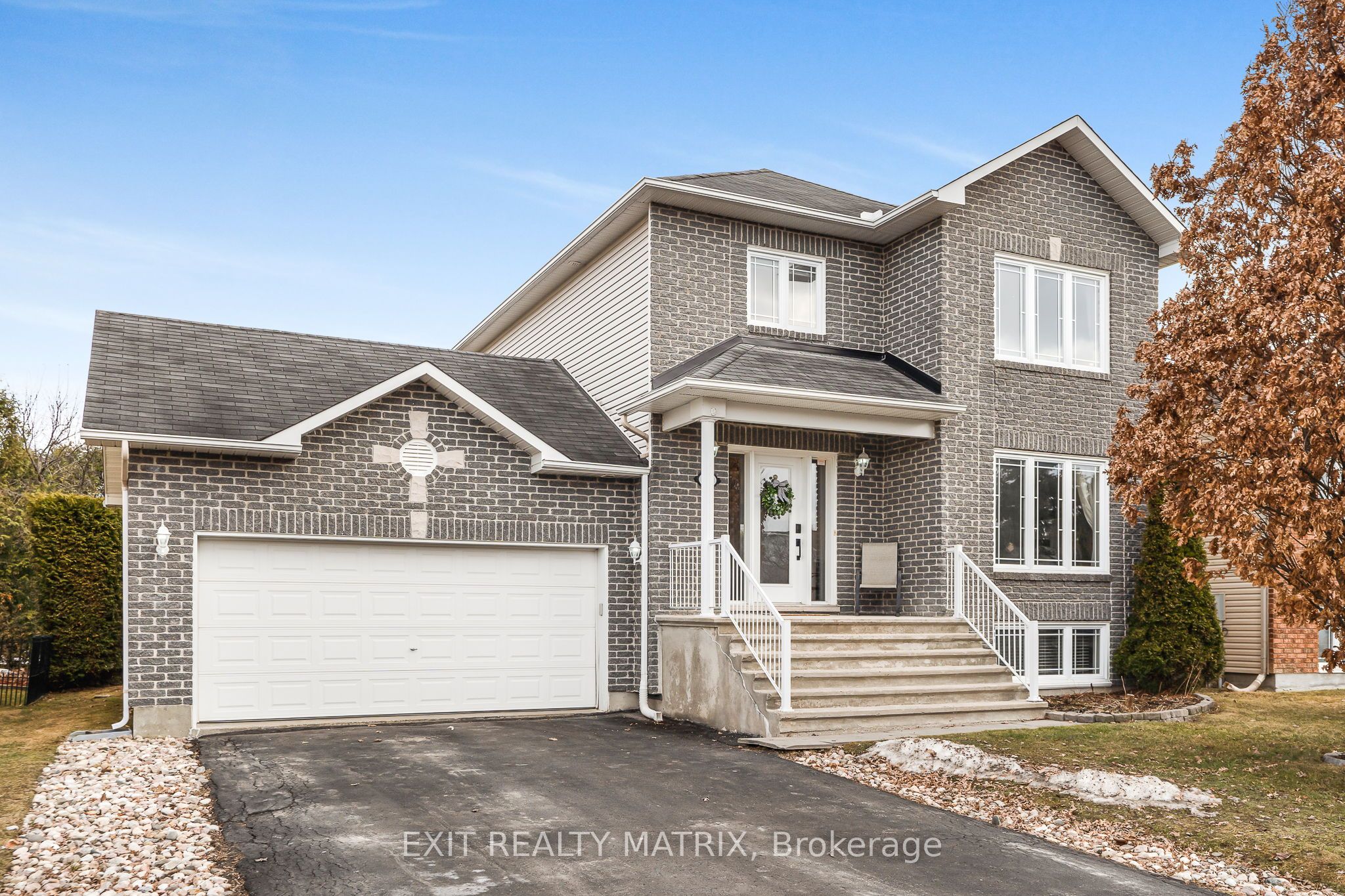 11 Chateauguay Street Property Photo