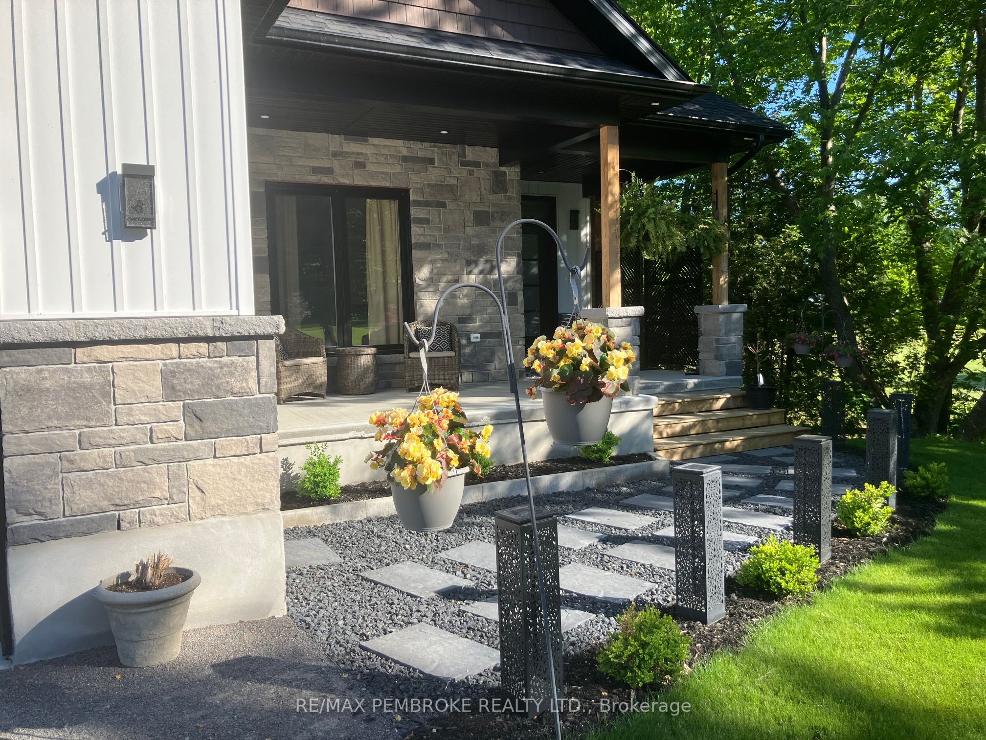 9 Smith Street Property Photo 3