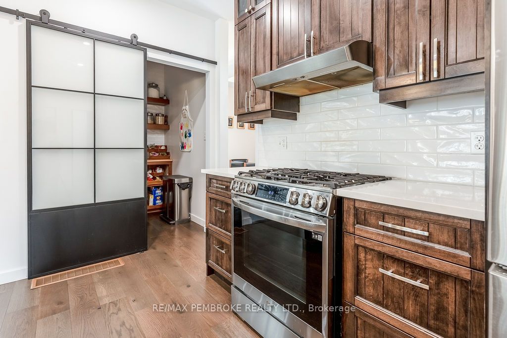 9 Smith Street Property Photo 11