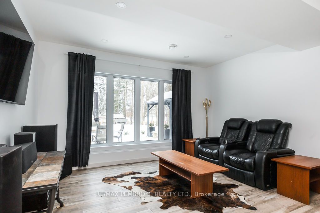 9 Smith Street Property Photo 27