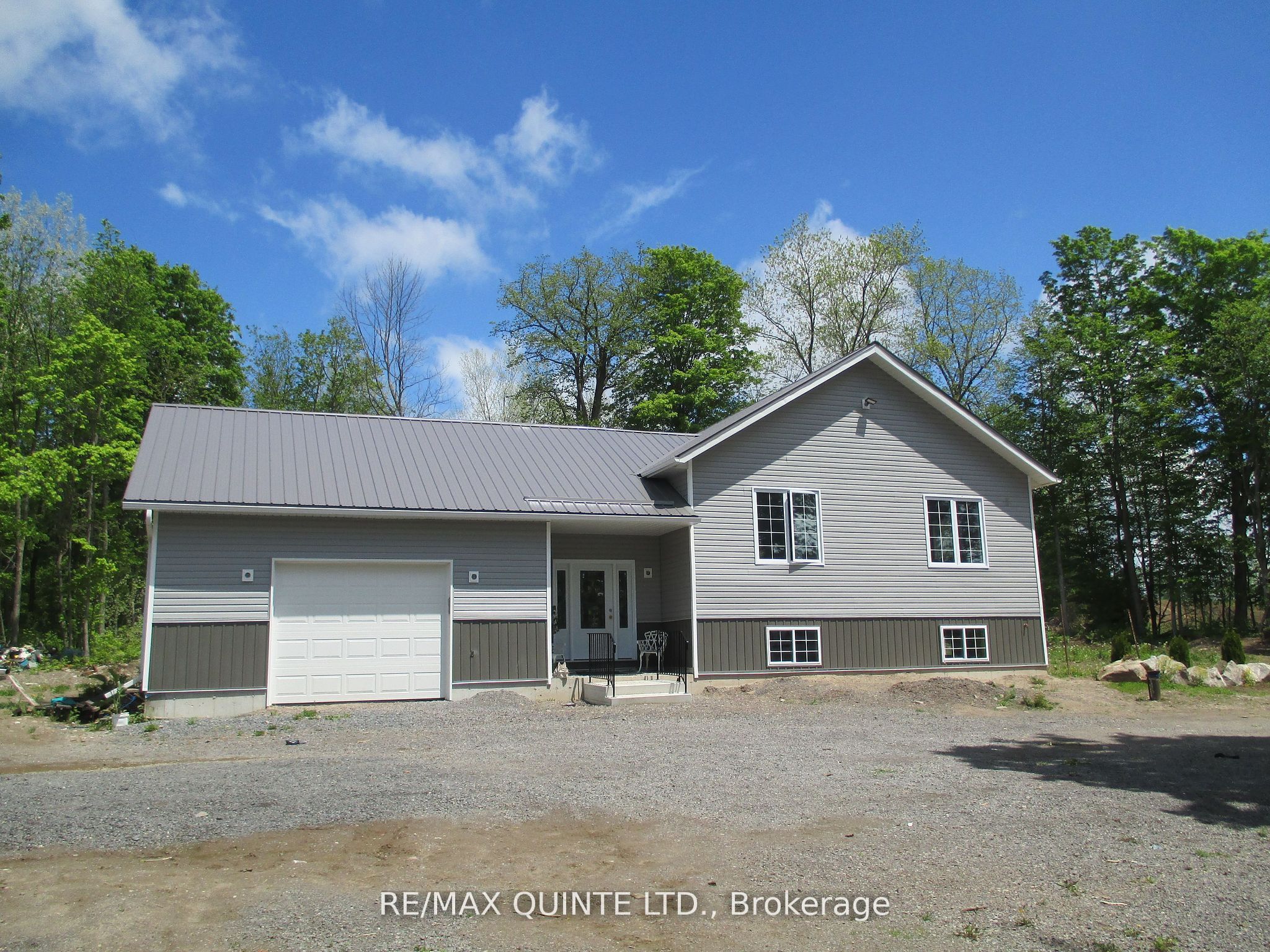 325 Douglas Rd Property Photo