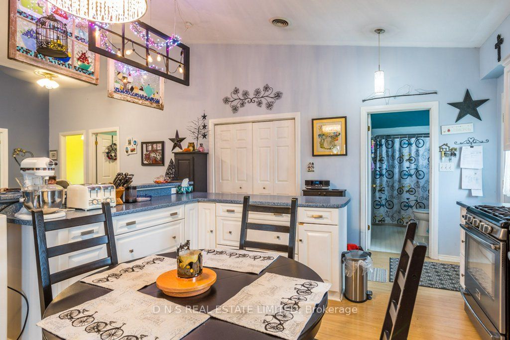 2219 Burnham Line Property Photo 14