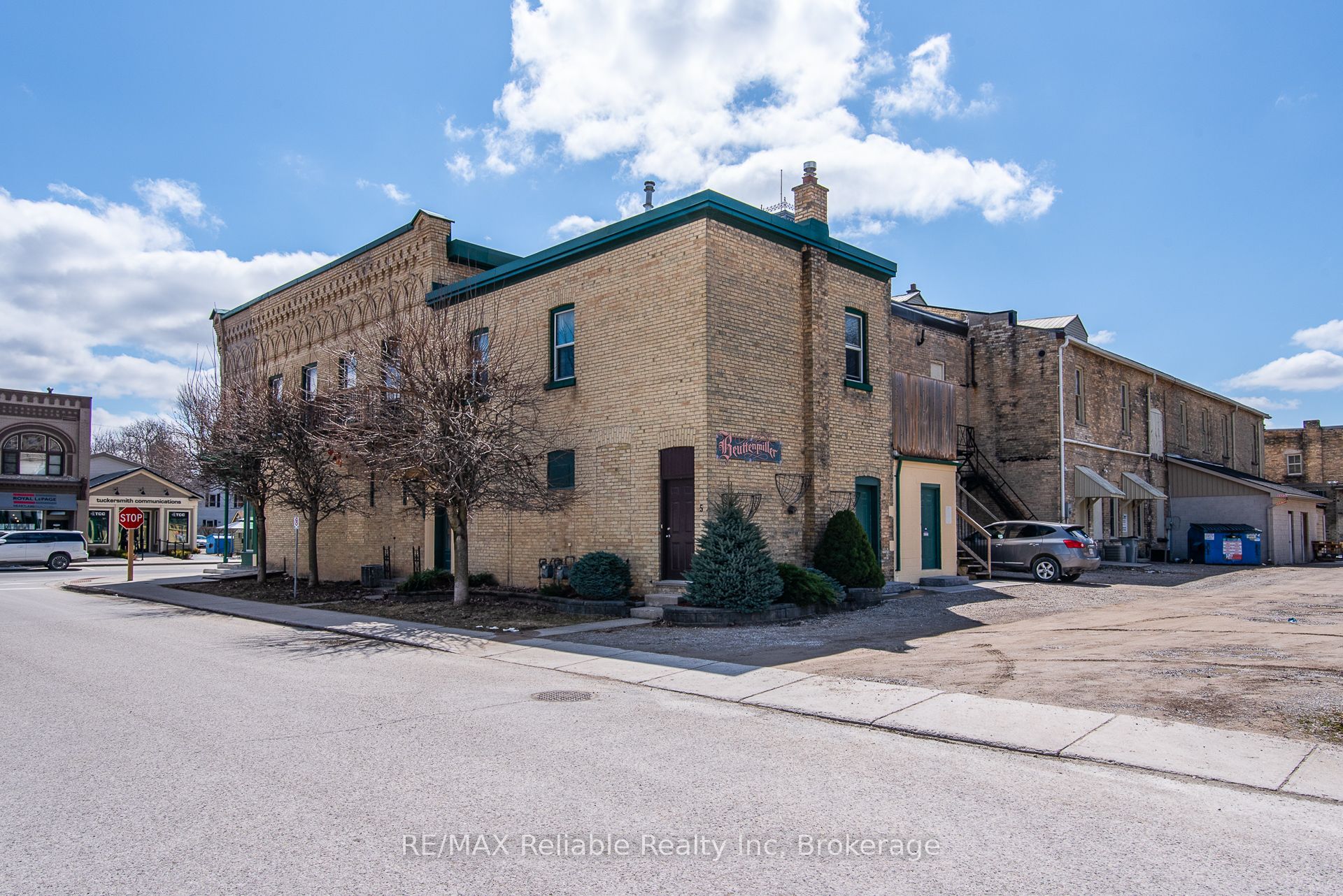 33 Main Street Property Photo 6