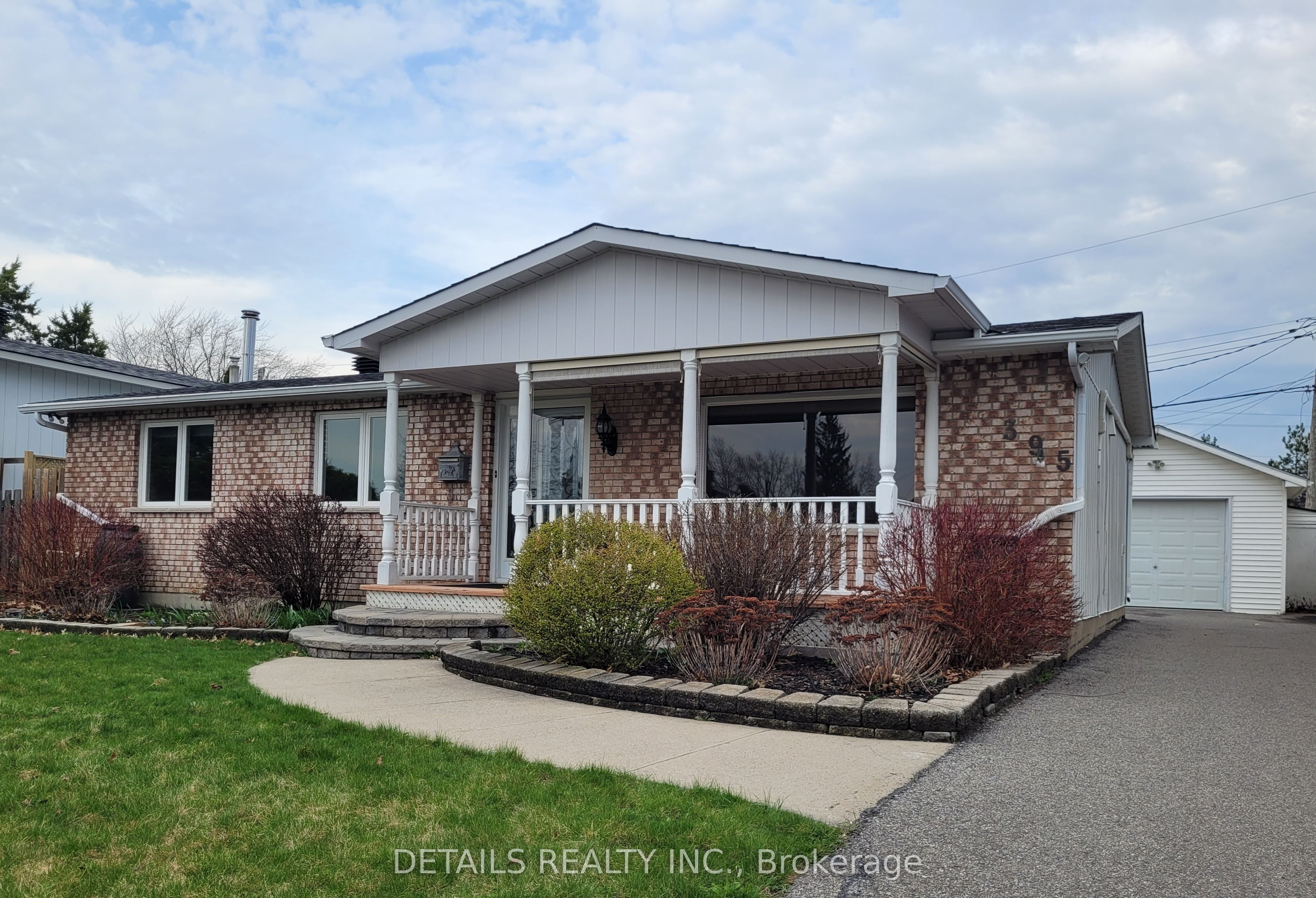 395 Hatfield Crescent Property Photo