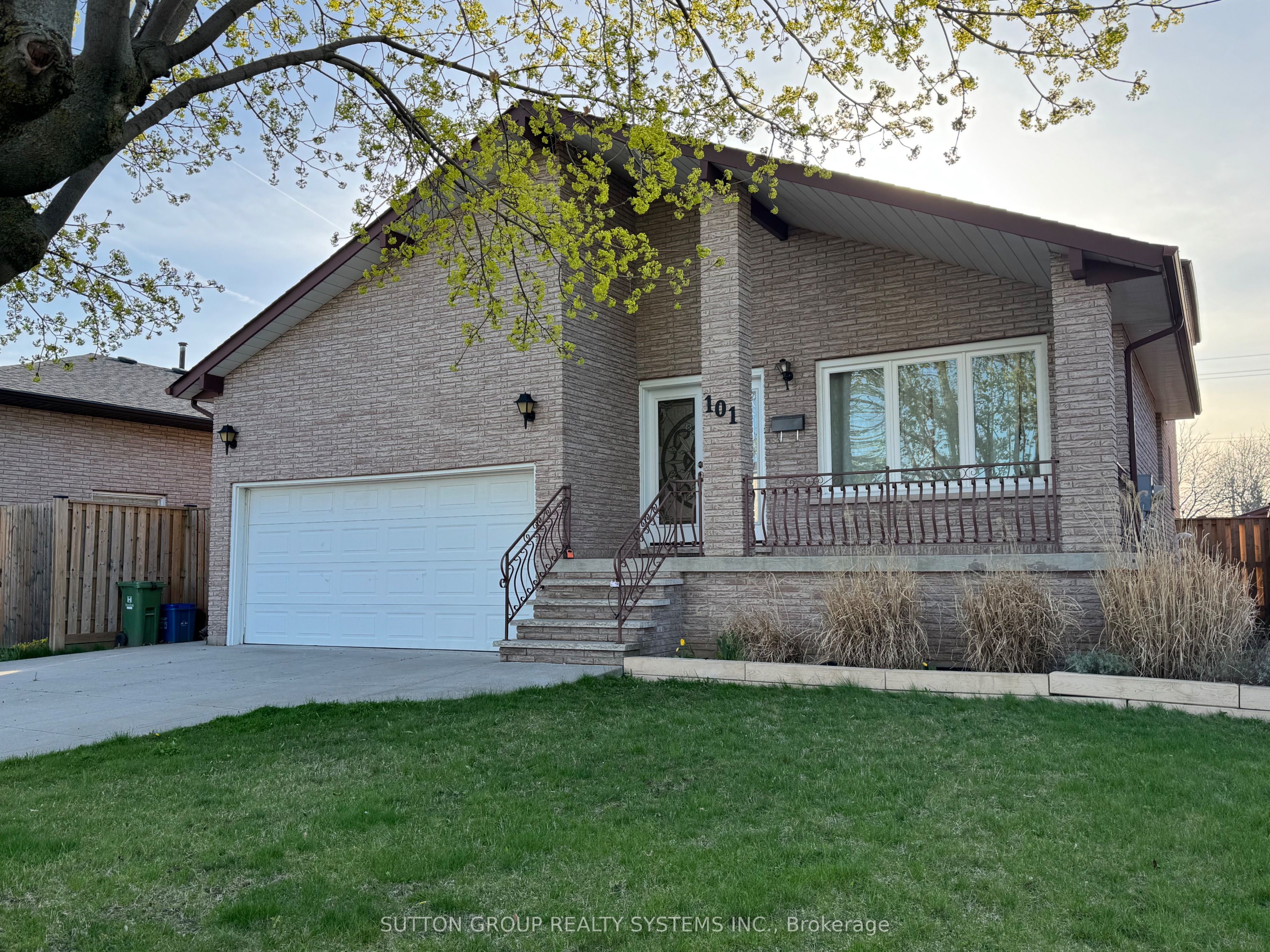 101 Henley Drive Property Photo 1