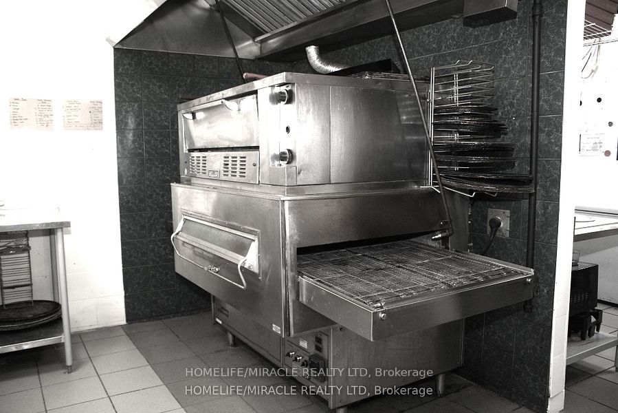 #10 - 666 Woolwich Street Property Photo 19